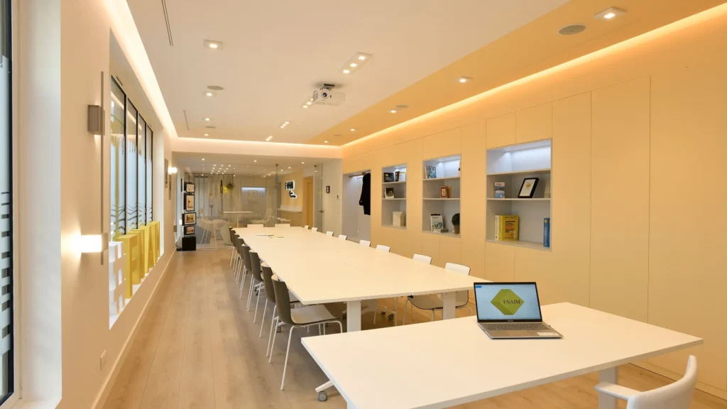 Interiorismo para oficina sede de la región